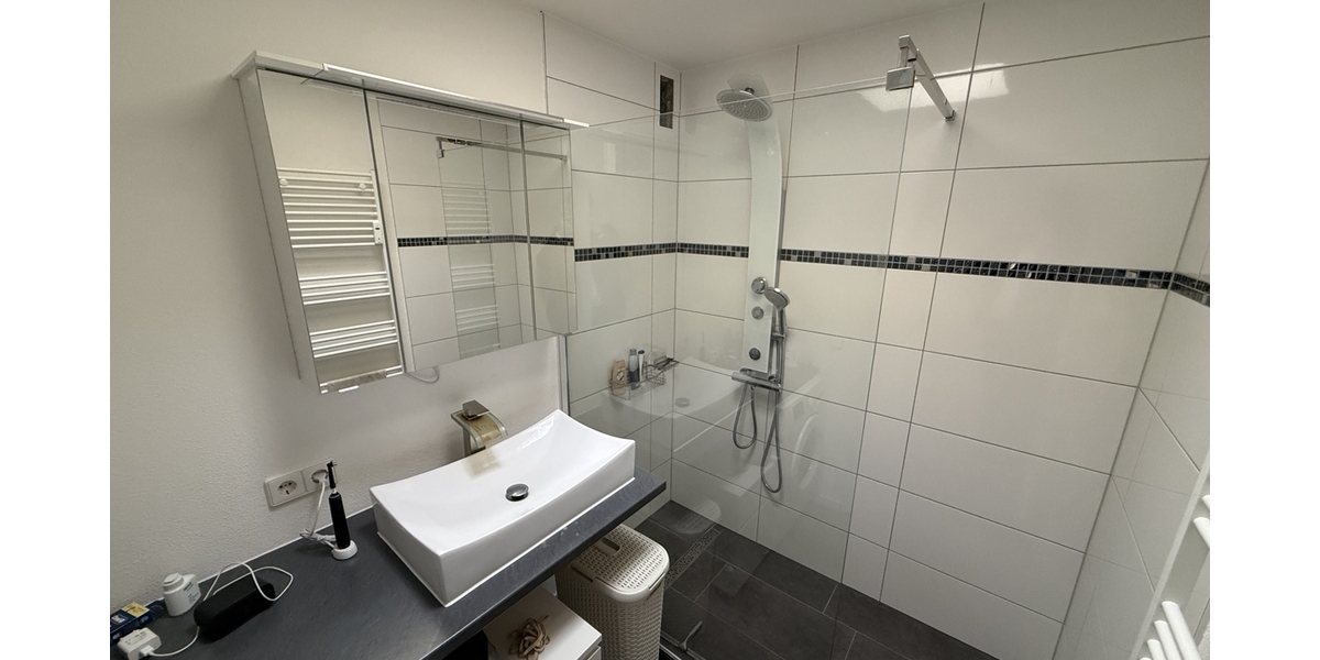 Einziehen & Wohlfühlen – 3,5-Zimmer-Dachgeschosswohnung mit Balkon und Garage - Dachgeschoßwohnung Altbach | Angebot:27581532
