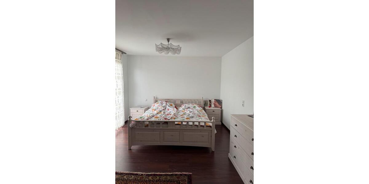 Einfamilienhaus Ostfildern - 7 Zimmer, 150 m&sup2;, 2.700&euro; | Angebot:24733813