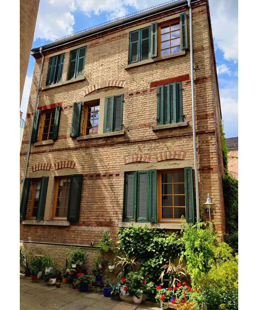 Haus zum Kaufen in Stuttgart 1.090.000 € 187 m²