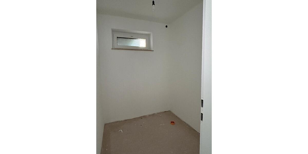 Dachgeschoßwohnung Esslingen am Neckar Pliensauvorstadt - 2 Zimmer, 74 m&sup2;, 831&euro; | Angebot:26372730
