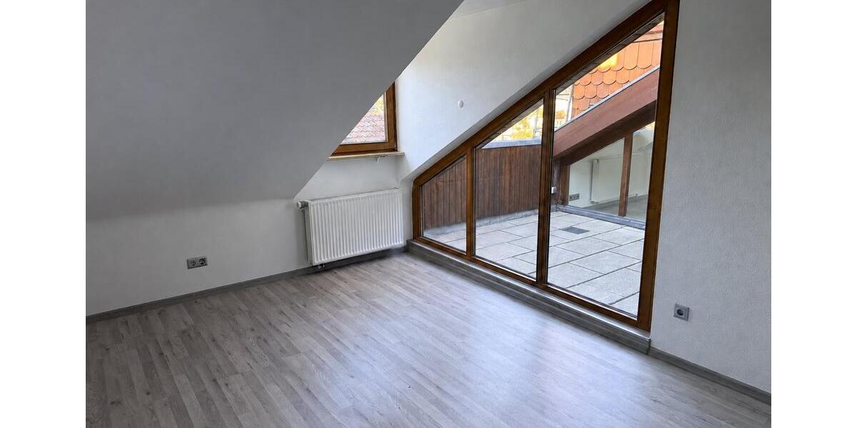 Dachgeschoßwohnung Pforzheim - 2 Zimmer, 72 m&sup2;, 658&euro; | Angebot:27587412