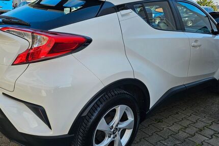 Toyota C-HR 128.769 km 13.650 € Nufringen/Stuttgart 71154