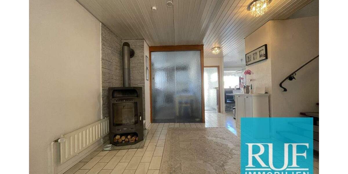 Reihenmittelhaus Pforzheim Innenstadt - 4 Zimmer, 110 m&sup2;, 380.000&euro; | Angebot:24915956