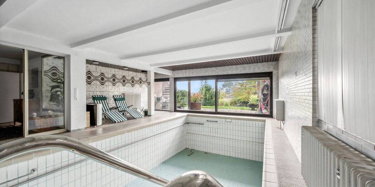 Einfamilienhaus Asperg - 9 Zimmer, 349 m&sup2;, 1.470.000&euro; | Angebot:25802152