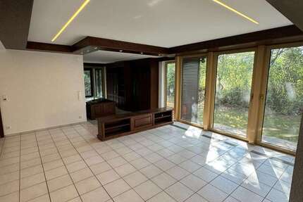 Wohnung Stuttgart Stammheim - 4 Zimmer, 240 m&sup2;, 2.800&euro; | Angebot:27294097