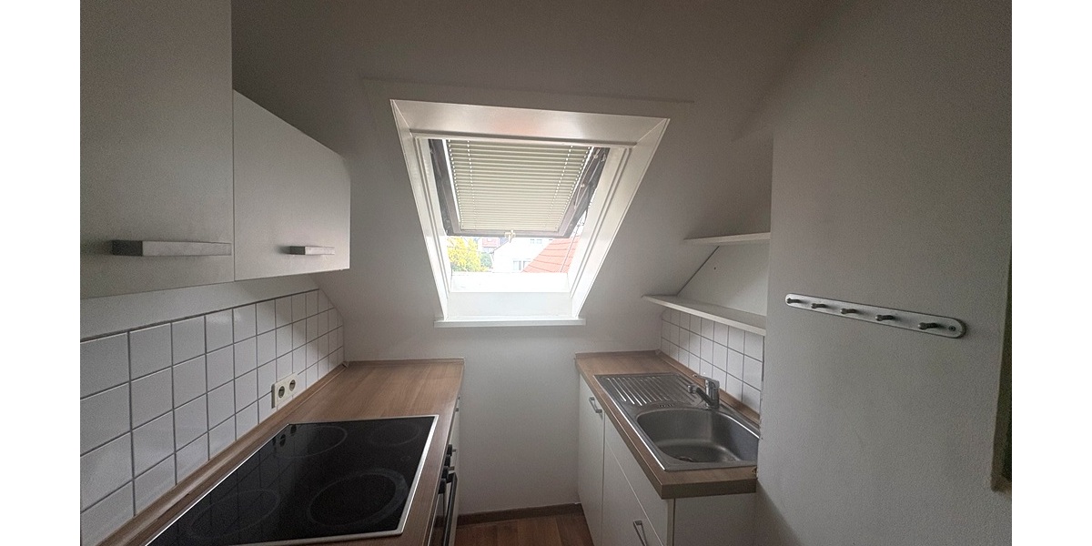 Kompakte und möblierte 2,5-Zimmer-Dachgeschosswohnung im Herzen von Altbach - Dachgeschoßwohnung Altbach Altbach (Württemberg) (Gemeinde) | Angebot:25444320