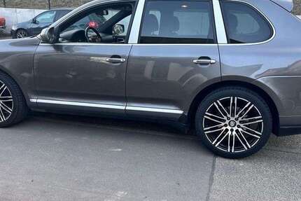 Porsche Cayenne 215.600 km 11.890 &euro; Leonberg 71229