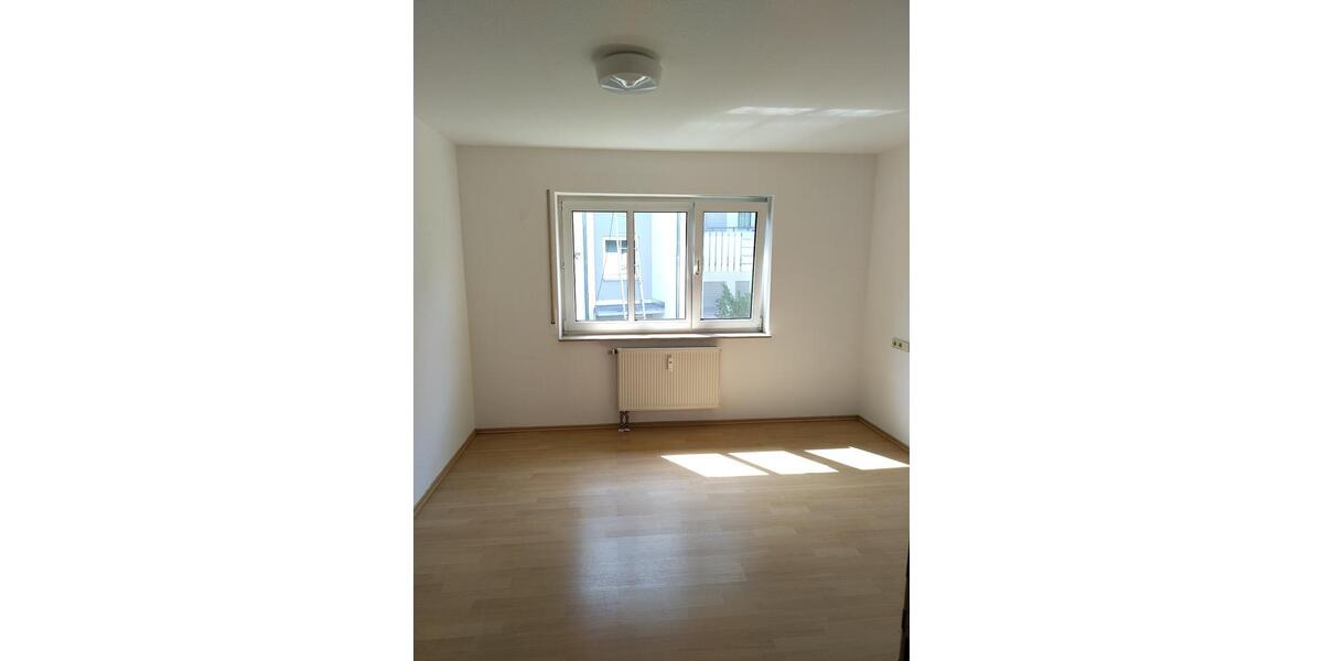 Etagenwohnung Esslingen am Neckar Hegensberg - 3 Zimmer, 77 m&sup2;, 330.000&euro; | Angebot:23648771