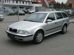 Skoda Octavia Oktavia 1.9 TDI SLX 110 PS, Netto 4622,- 295.000 km 5.500 &euro; Nürtingen 72622