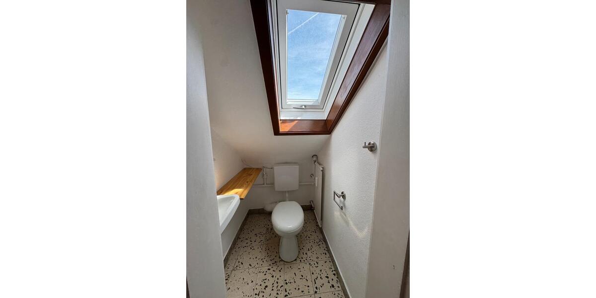 Dachgeschoßwohnung Waldenbuch - 2 Zimmer, 54 m&sup2;, 700&euro; | Angebot:26587026