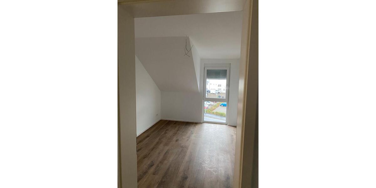 Dachgeschoßwohnung Gomaringen - 4 Zimmer, 105 m&sup2;, 1.300&euro; | Angebot:24619607
