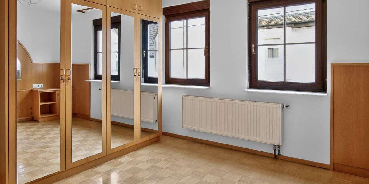 Seltene Gelegenheit: Gepflegtes 3-Familienhaus in Top-Wohnlage - Mehrfamilienhaus, Wohnhaus Stuttgart Zuffenhausen | Angebot:27083597