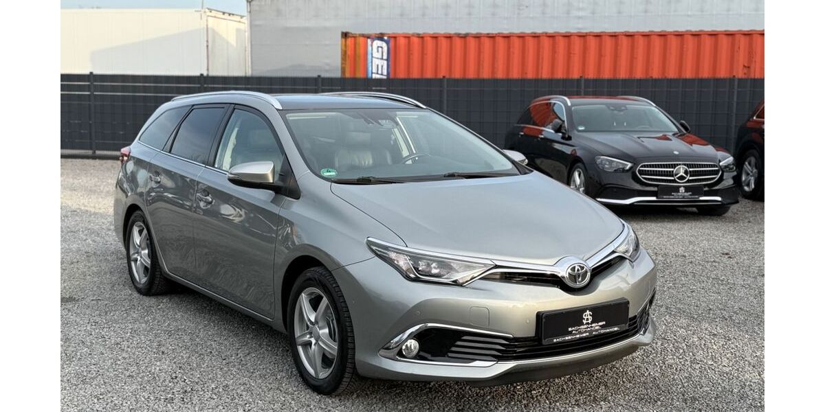 Toyota Auris 112.000 km 11.499 &euro; Sachsenheim 74343