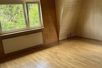 3-Zimmer-Dachgeschoss-Wohnung in Kaltental
