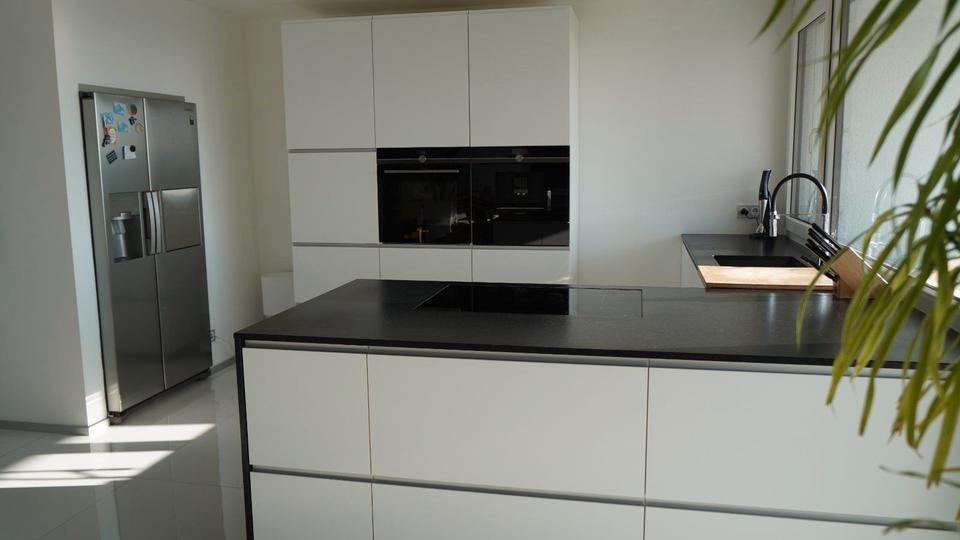 Einfamilienhaus Esslingen am Neckar Brühl - 6 Zimmer, 200 m&sup2;, 2.600&euro; | Angebot:25960840