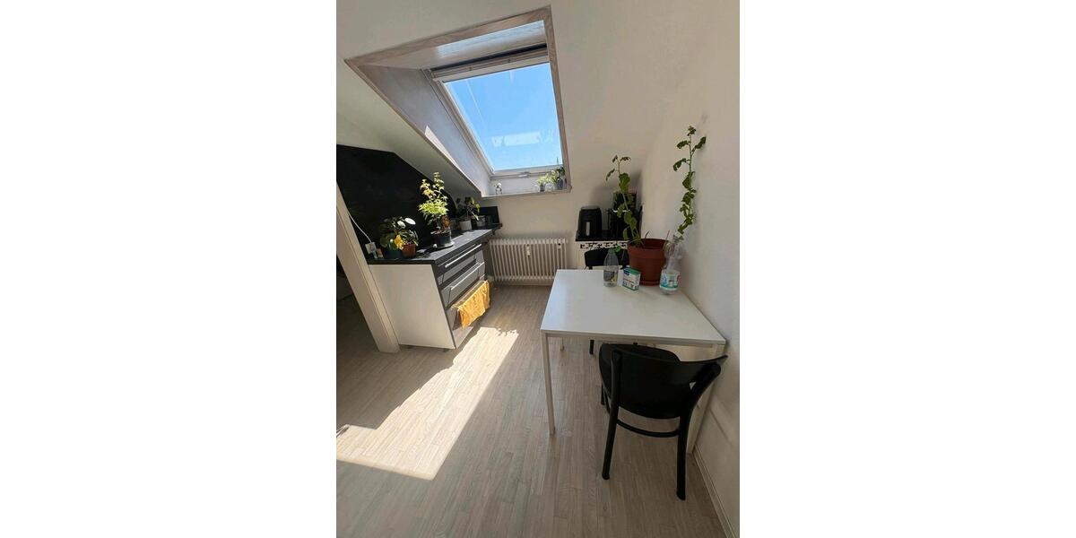Dachgeschoßwohnung Stuttgart Feuerbach - 2.5 Zimmer, 35 m&sup2;, 161.000&euro; | Angebot:27111038