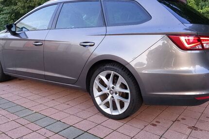 Seat Leon 220.000 km 7.500 &euro; Stuttgart 70195