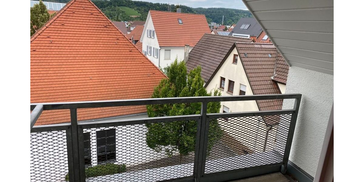 Schöne Gemütliche DG-Wohnung mit Einbauküche und nutzbarem Dachgeschoß - Etagenwohnung Deizisau | Angebot:27504679