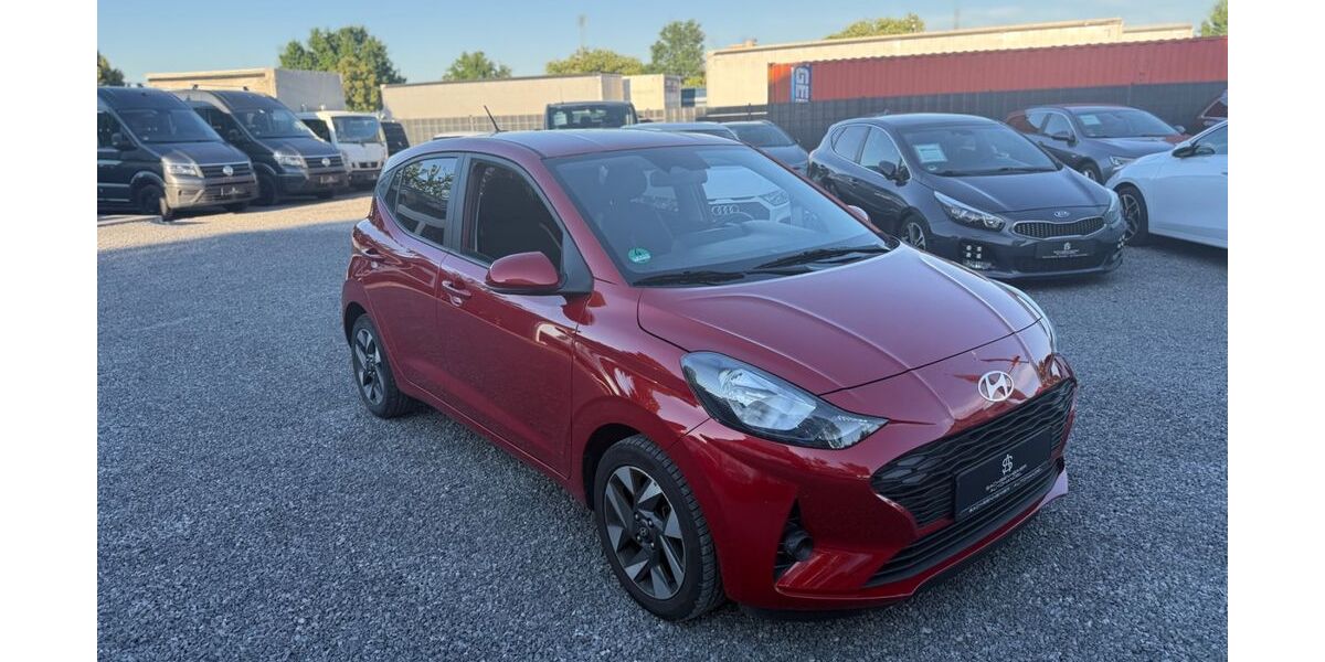 Hyundai i10 29.999 km 11.799 &euro; Sachsenheim 74343