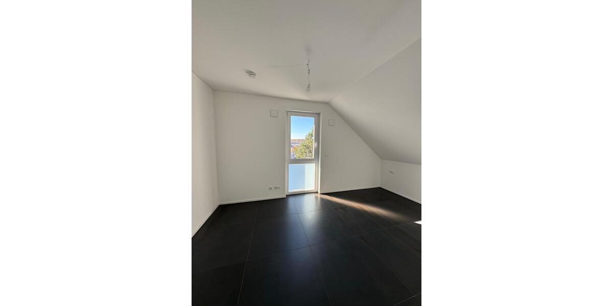 Dachgeschoßwohnung Stuttgart Zuffenhausen - 2 Zimmer, 66 m&sup2;, 445.000&euro; | Angebot:26877719