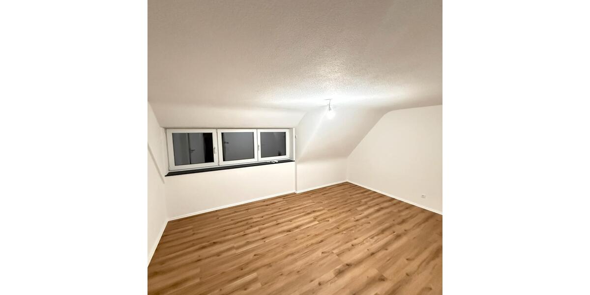 Dachgeschoßwohnung Kernen im Remstal - 2.5 Zimmer, 45 m&sup2;, 950&euro; | Angebot:24311368