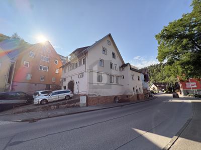 RENDITECHANCE MIT DACHTERRASSE & POTENZIAL - Mehrfamilienhaus, Wohnhaus Wildberg | Angebot:27590292