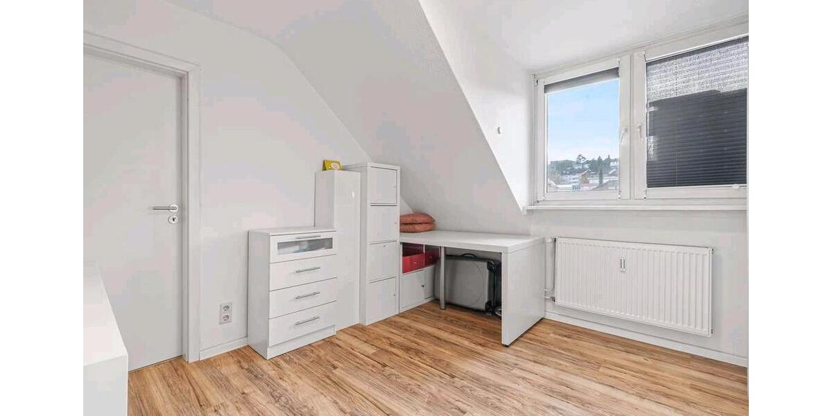 Dachgeschoßwohnung Pforzheim - 3.5 Zimmer, 72 m&sup2;, 220.000&euro; | Angebot:23676710
