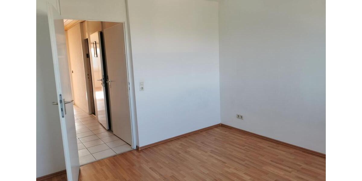 Etagenwohnung Böblingen Dagersheim - 3 Zimmer, 75 m&sup2;, 1.110&euro; | Angebot:27591385
