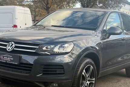 VW Touareg 282.745 km 10.599 € Stuttgart 70378
