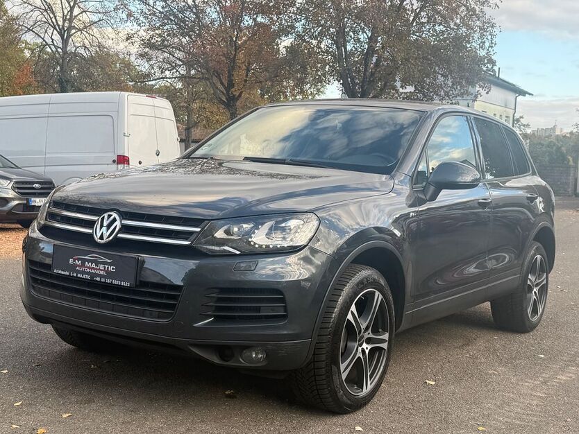 VW Touareg 282.745 km 10.599 € Stuttgart 70378