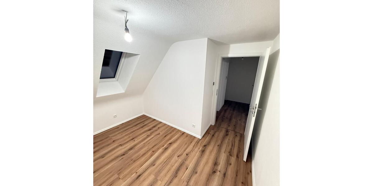 Dachgeschoßwohnung Kernen im Remstal - 2.5 Zimmer, 45 m&sup2;, 950&euro; | Angebot:24311368