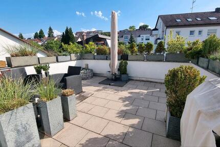 Moderne 4-Zi.-Wohnung mit großer Dachterrasse, provisionsfrei 4 zimmer