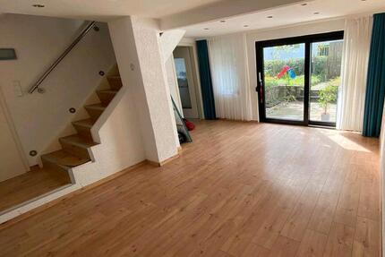 Charmantes Reihenhaus mit Garten -sofort bezugsfrei 4 zimmer