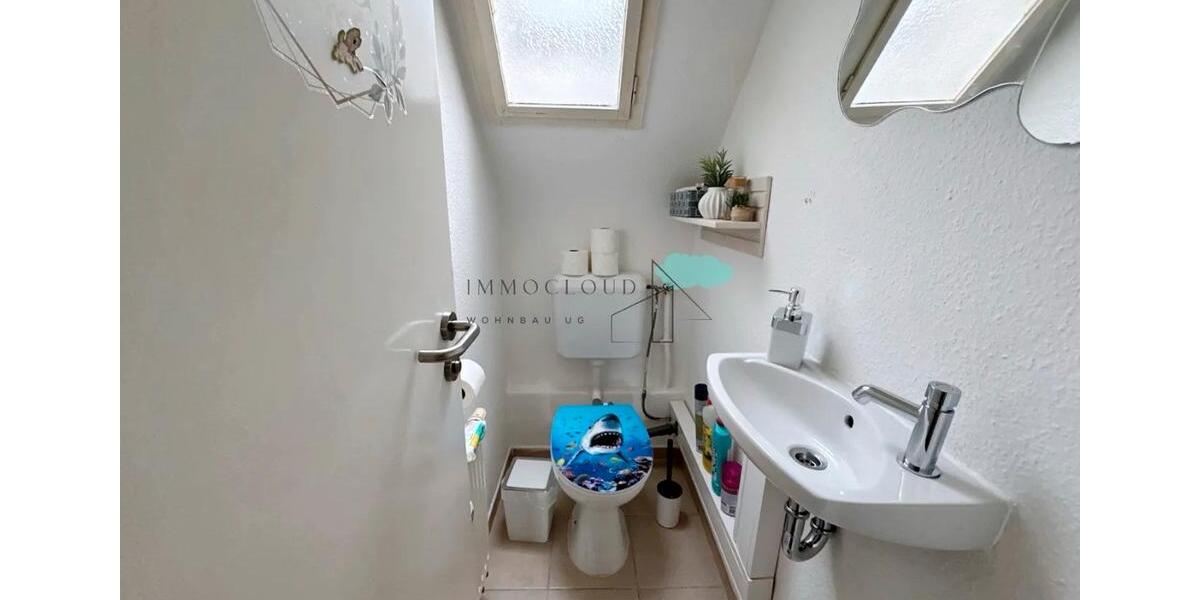 Dachgeschoßwohnung Esslingen am Neckar Brühl - 3 Zimmer, 68 m&sup2;, 230.000&euro; | Angebot:24213302