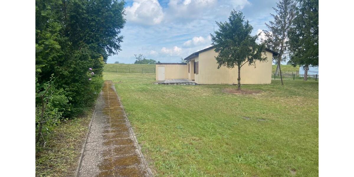 Haus, Garage mit großen Grundstück 3 zimmer