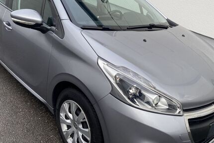 Peugeot 208 69.000 km 8.900 &euro; Calw 75365