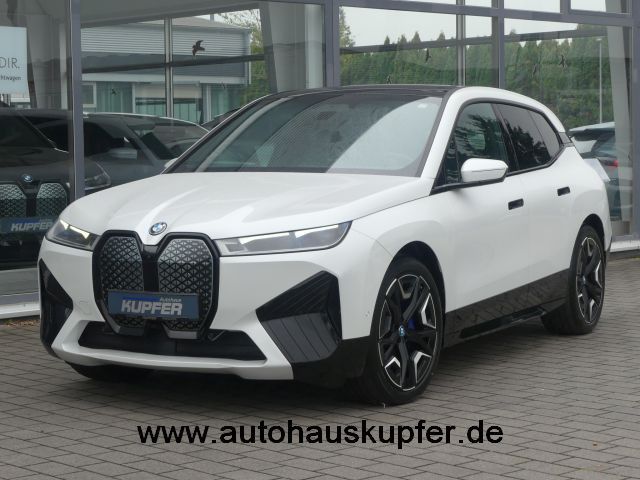 BMW iX 12.760 km 65.900 € Vaihingen / Enz 71665