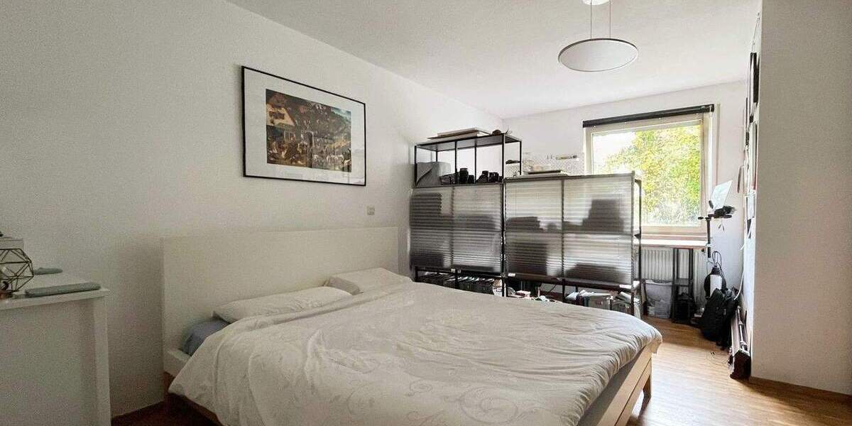 Etagenwohnung Stuttgart / Degerloch Degerloch - 2 Zimmer, 65 m&sup2;, 950&euro; | Angebot:24423975