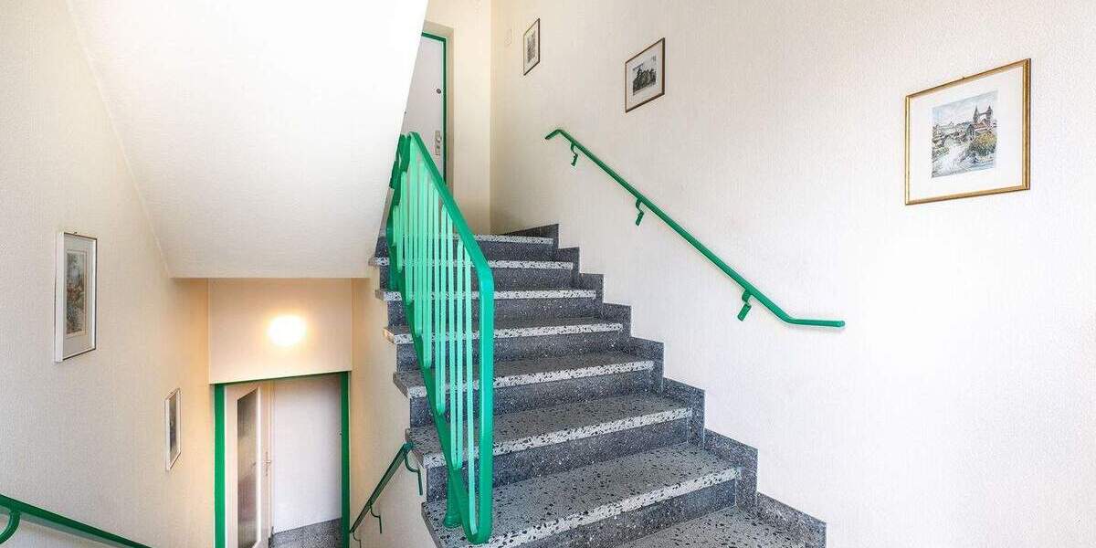 Mehrfamilienhaus, Wohnhaus Stuttgart Degerloch - 9 Zimmer, 140 m&sup2;, 740.000&euro; | Angebot:24635350