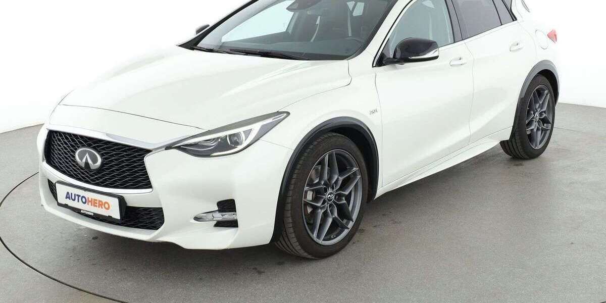 INFINITI Q30 102.877 km 17.420 € Stuttgart 70195
