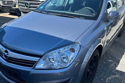 Opel Astra 106.000 km 3.990 € Holzgerlingen 71088