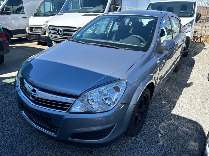 Opel Astra 106.000 km 3.990 € Holzgerlingen 71088
