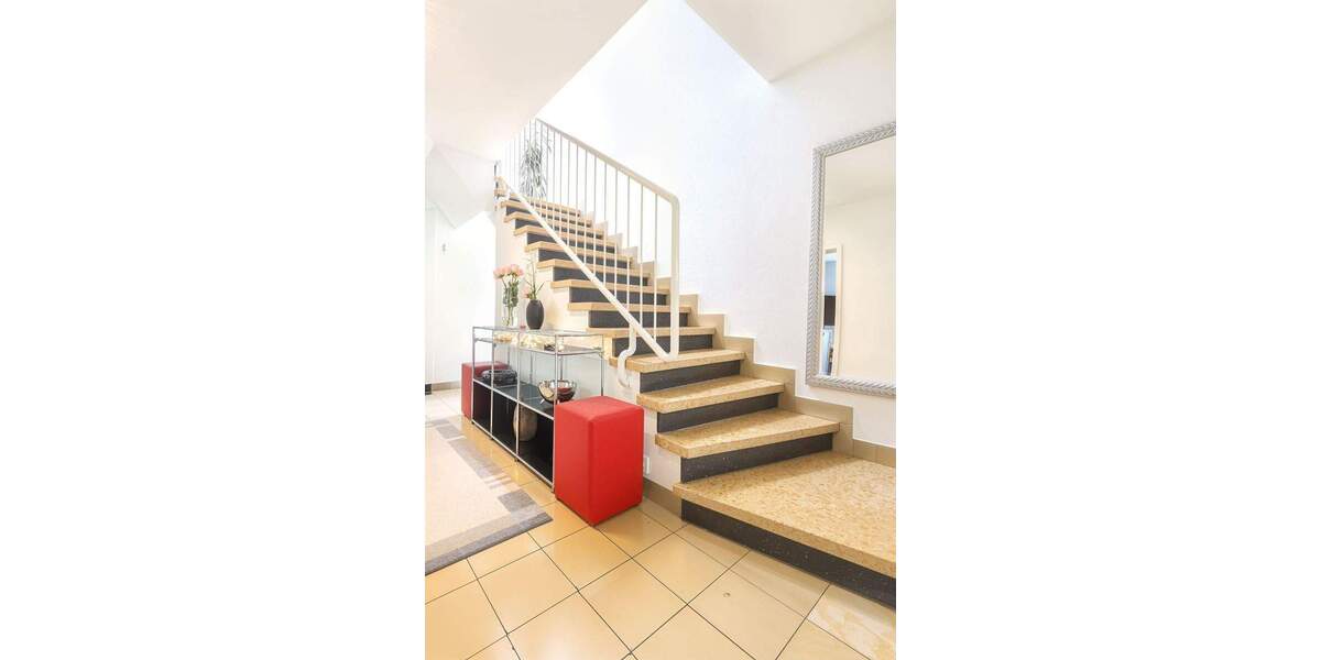 Einfamilienhaus Böblingen - 8 Zimmer, 206 m&sup2;, 949.000&euro; | Angebot:25896630