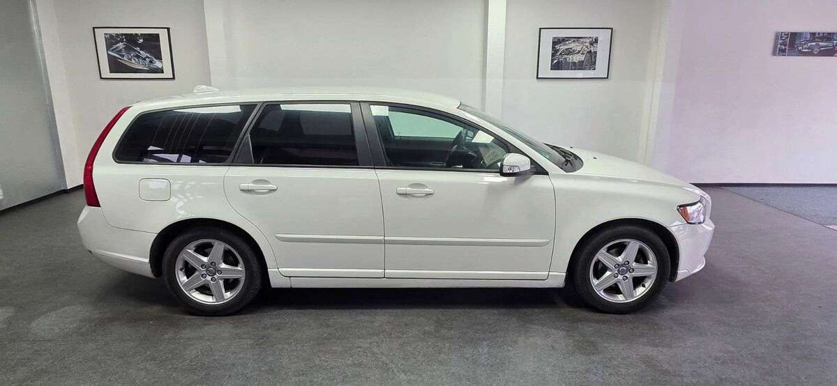 Volvo V50 247.000 km 1.990 € Asperg 71679