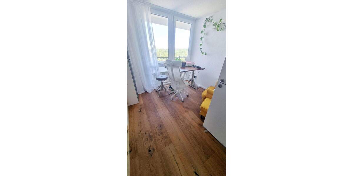 Top modernisierte 4 Zimmer Wohnung am Stadtrand mit super Aussicht, provisionsfrei 4 zimmer