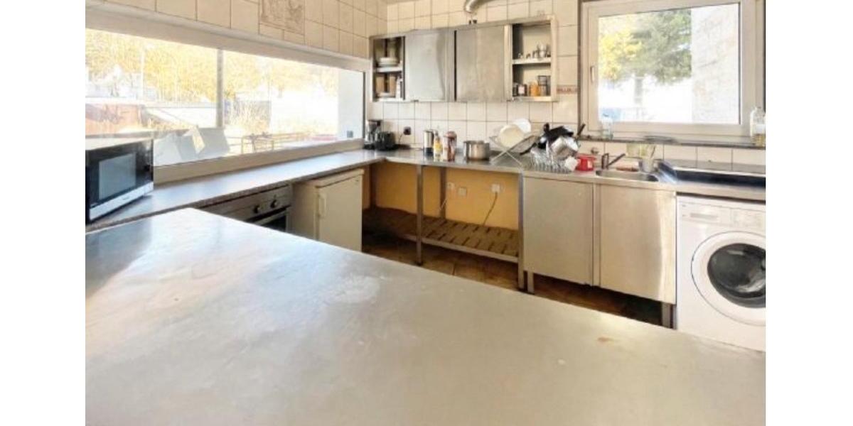 Einfamilienhaus Esslingen am Neckar Brühl - 6 Zimmer, 230 m&sup2;, 3.350&euro; | Angebot:27620333