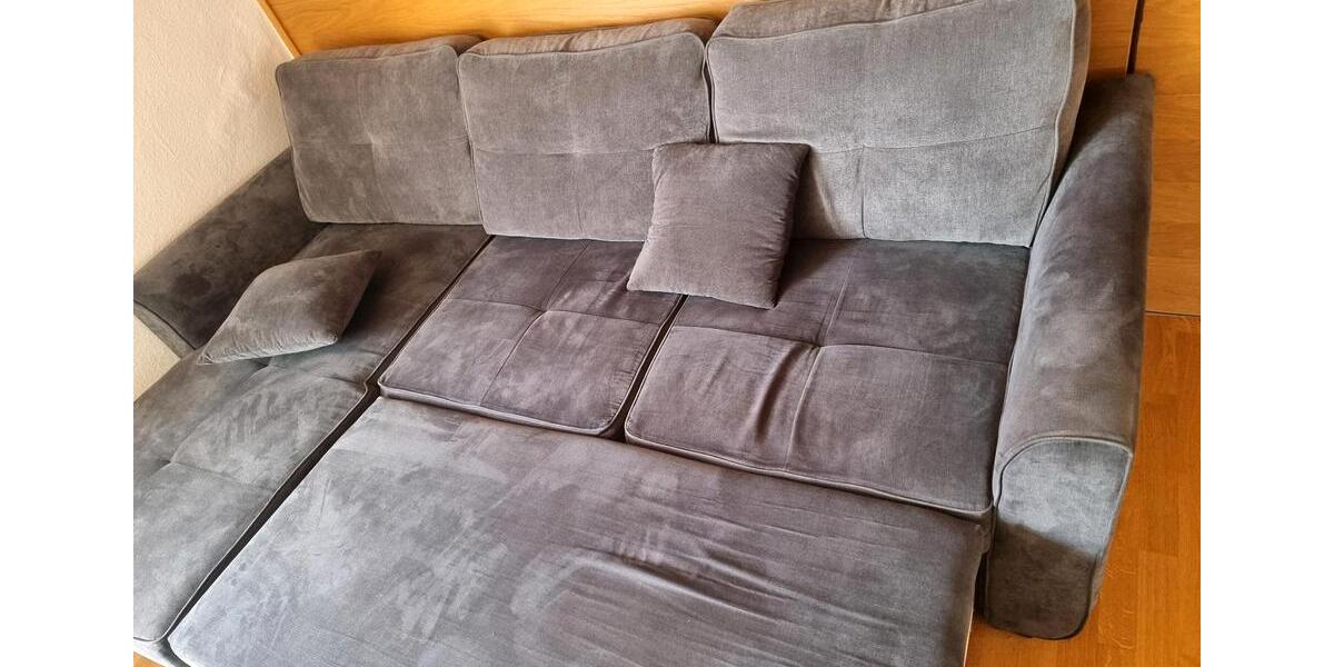 Dachgeschoßwohnung Stuttgart Degerloch - 2.5 Zimmer, 58 m&sup2;, 1.240&euro; | Angebot:24720562