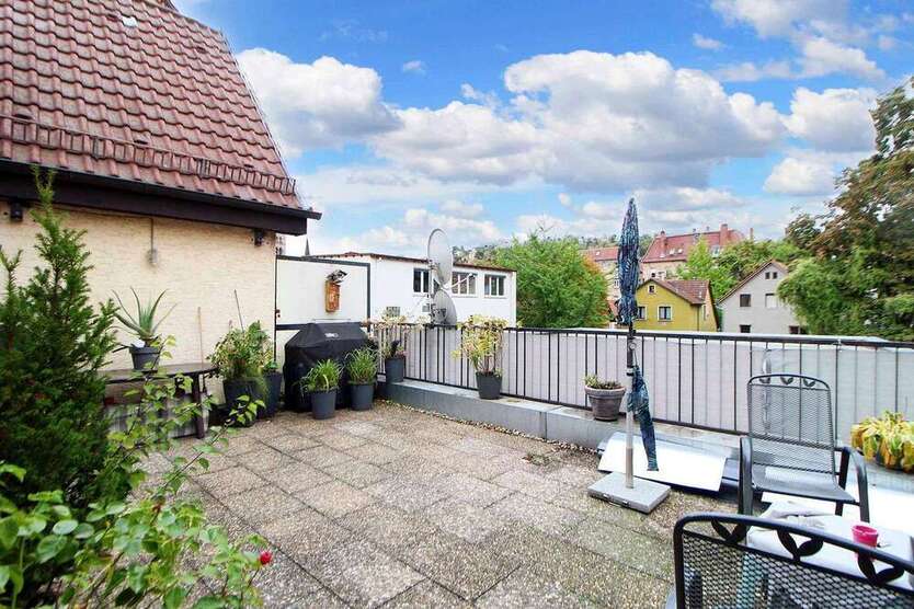 Wohnung zum Kaufen in Stuttgart 315.000 € 98.13 m²