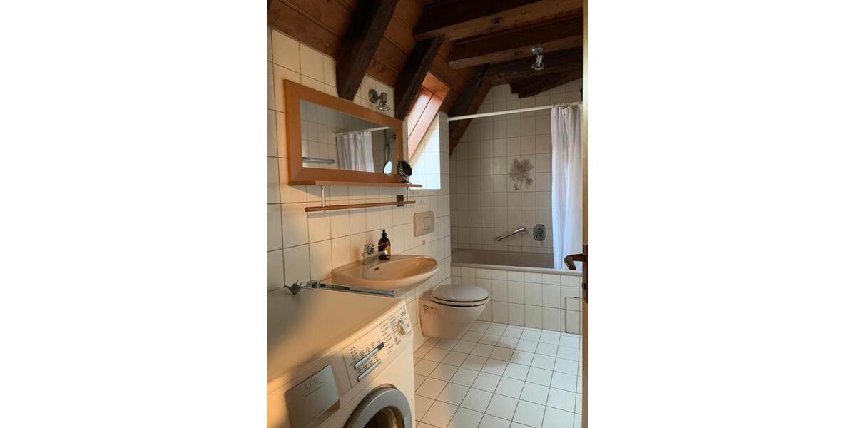 Dachgeschoßwohnung Ludwigsburg Hoheneck - 2.5 Zimmer, 70 m&sup2;, 289.000&euro; | Angebot:25606429