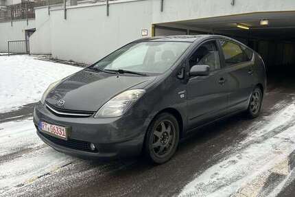 Toyota Prius 198.000 km 3.200 &euro; Reutlingen 72766